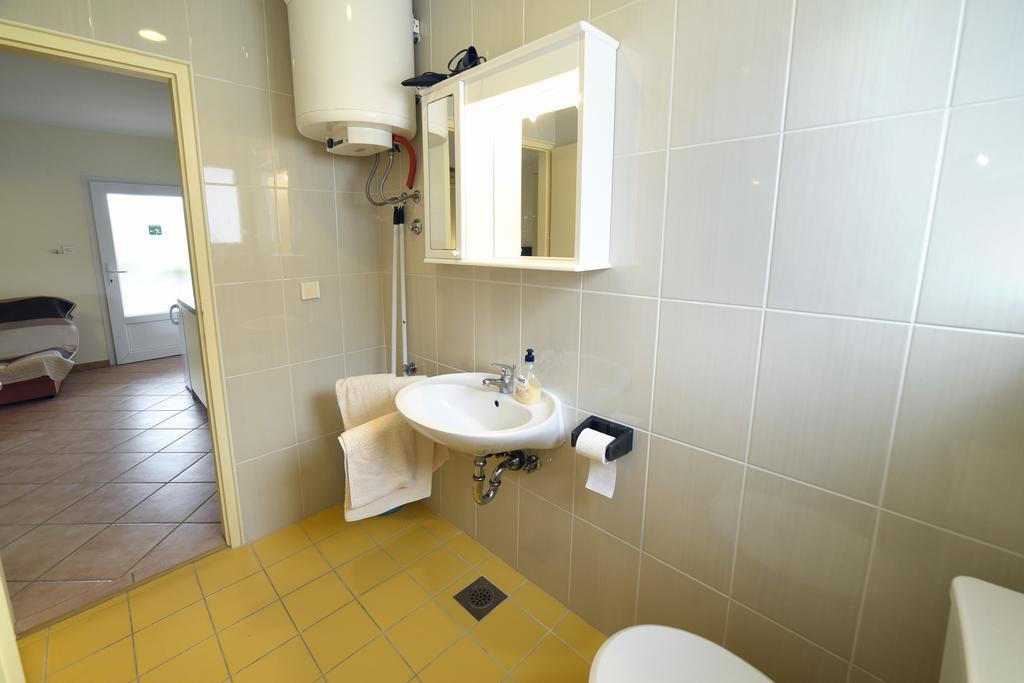 Apartments Galic Kampor المظهر الخارجي الصورة